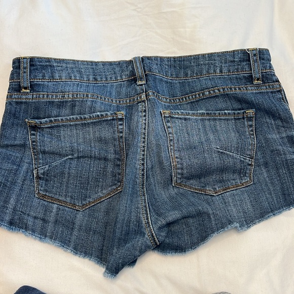 Aritzia (Talula) Denim Shorts - Picture 4 of 5